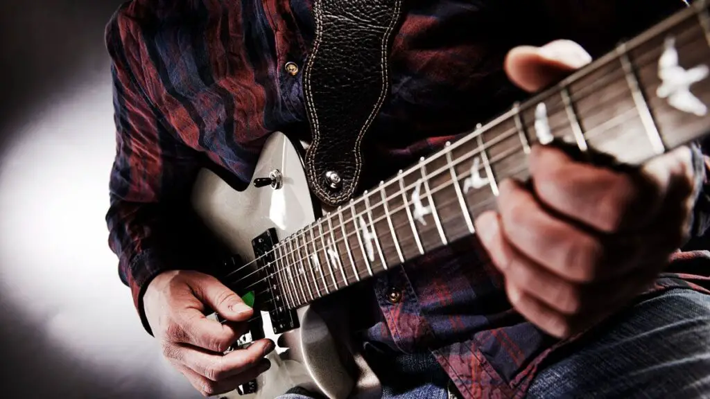 How to store electric guitar - top 5 tips