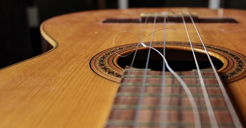 Guitar strings: how often do guitar strings break? 