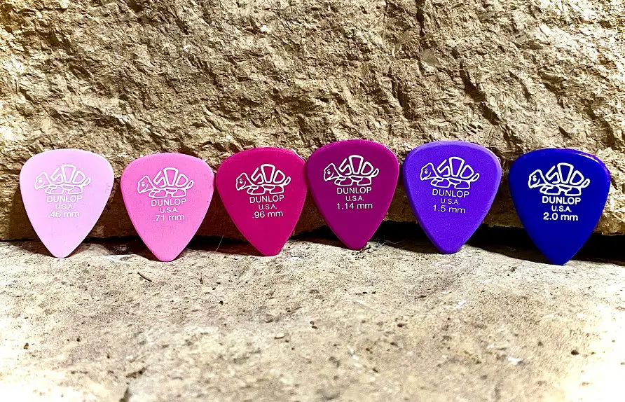 How long do guitar picks last: guitar pick durability