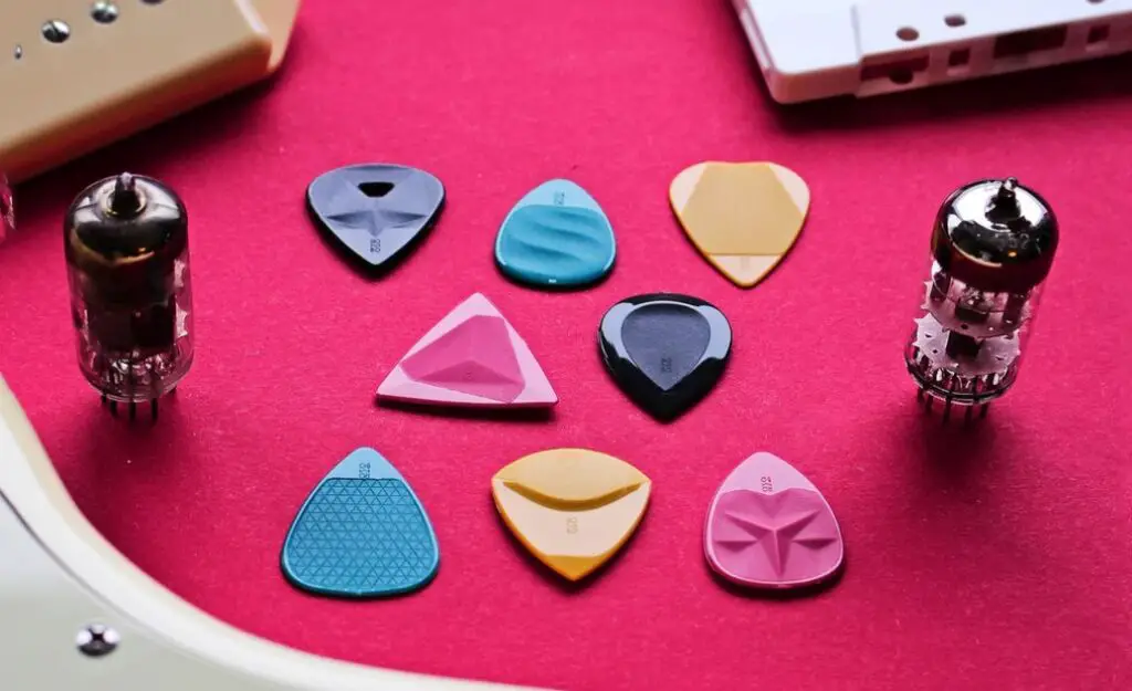 How long do guitar picks last: guitar pick durability