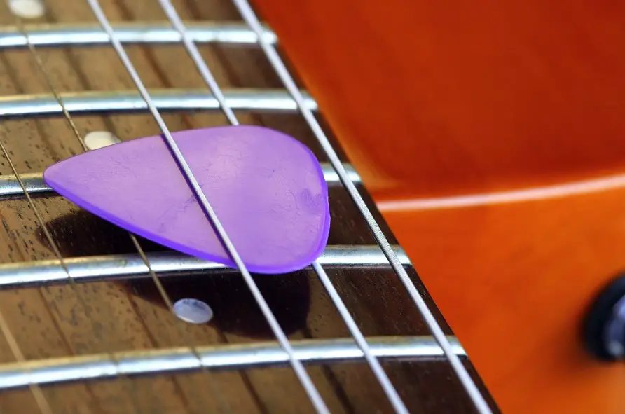 How Long Do Guitar Picks Last: Best Guide & Helpful Review
