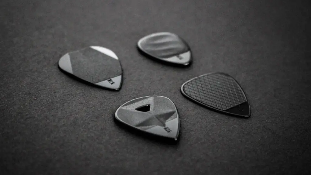 How long do guitar picks last: guitar pick durability